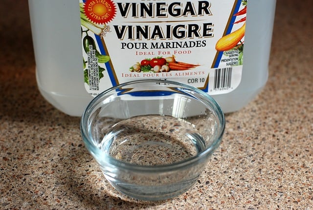 Cleansing-with-White-Vinegar