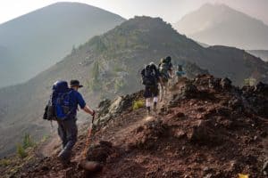 difference between backpacking and hiking